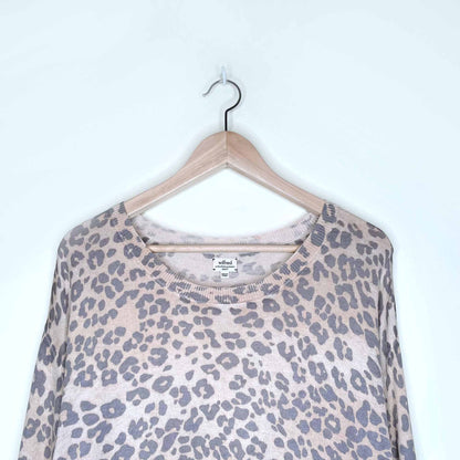 wilfred animal print balzac silk-cashmere oversized sweater - size small