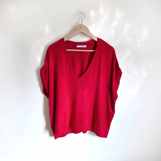 Wilfred Free Brosh v-neck tee with rolled sleeve - size Large