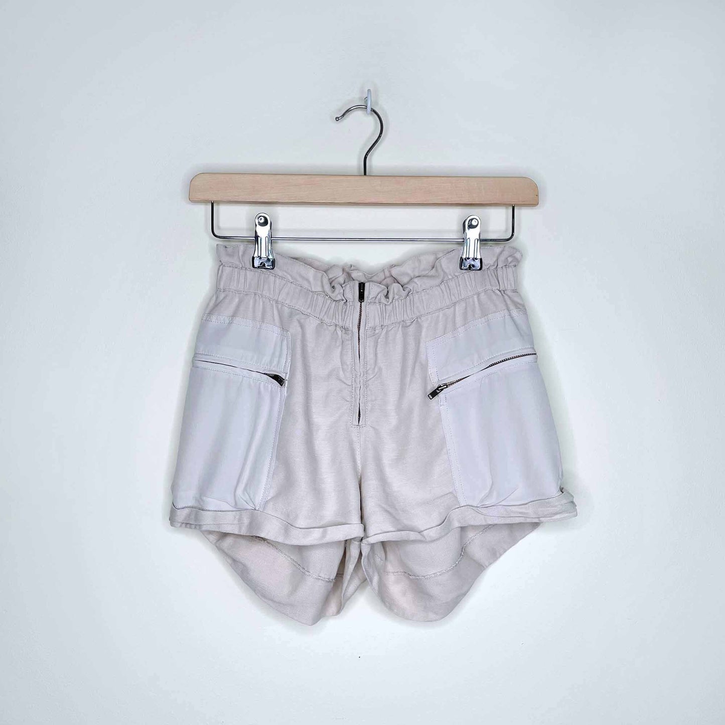 wilfred paradis beige cargo pocket linen-blend shorts - size 2