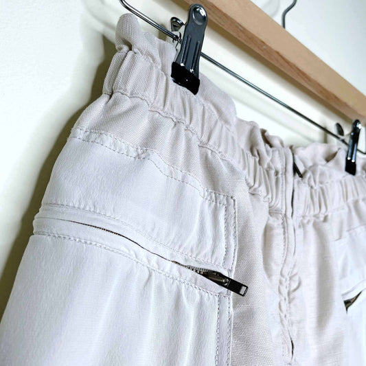wilfred paradis beige cargo pocket linen-blend shorts - size 2