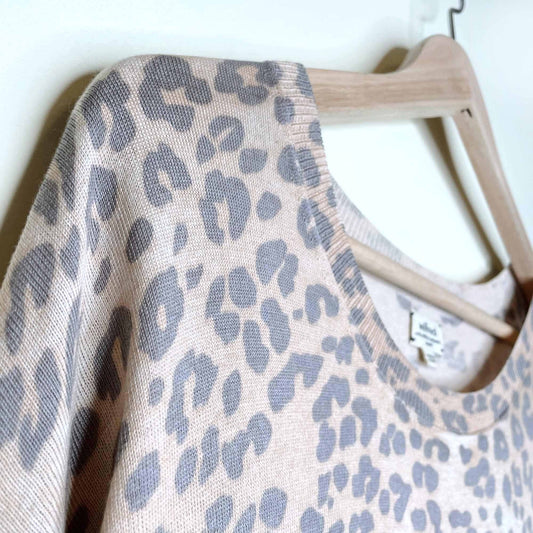 wilfred animal print balzac silk-cashmere oversized sweater - size small