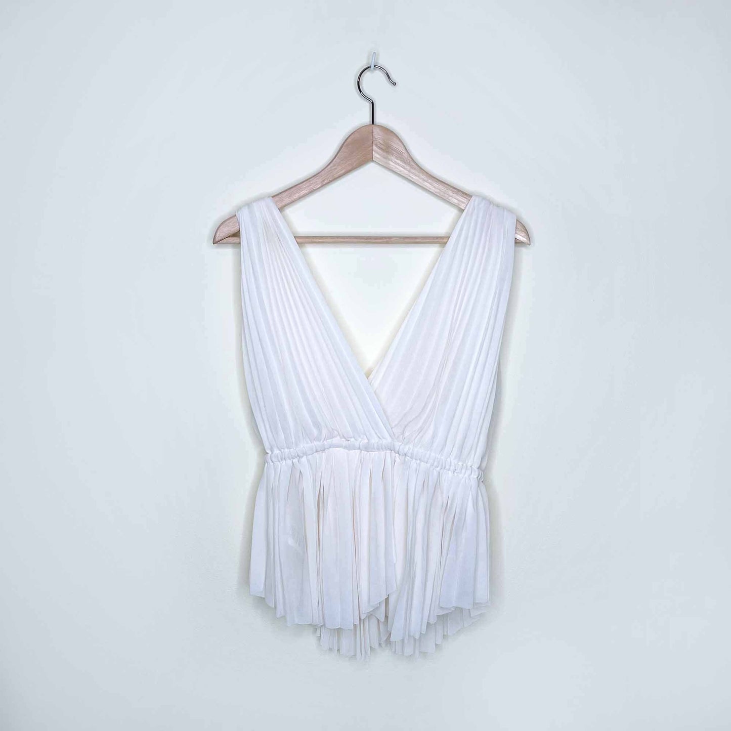 Wilfred accordion pleat wrap sleeveless blouse - size Medium