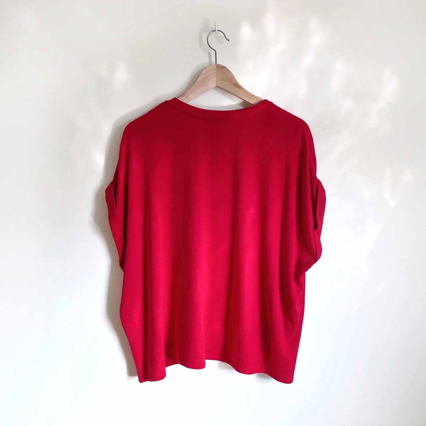 Wilfred Free Brosh v-neck tee with rolled sleeve - size Large