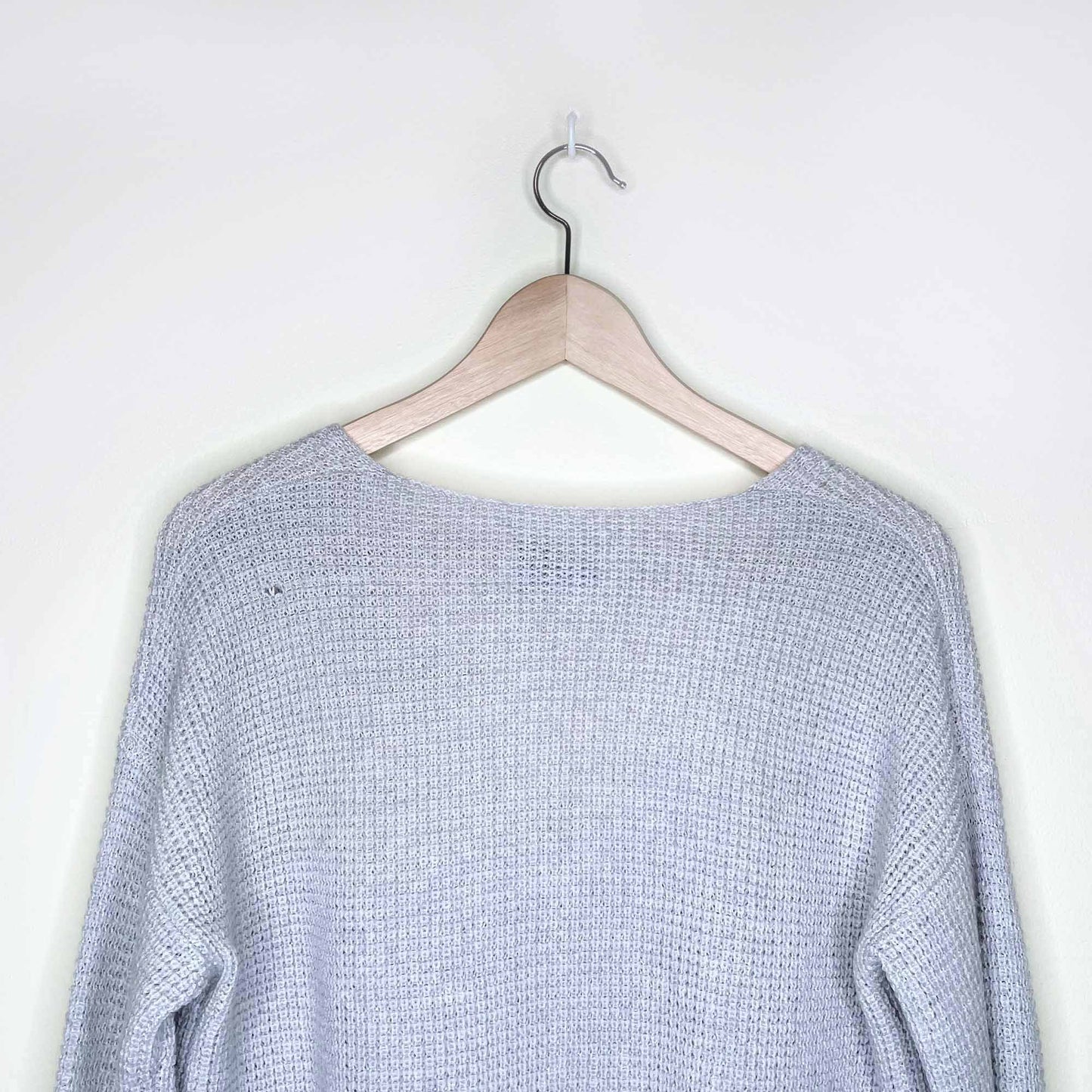 wilfred free wolter v-neck waffle knit wool sweater - size medium