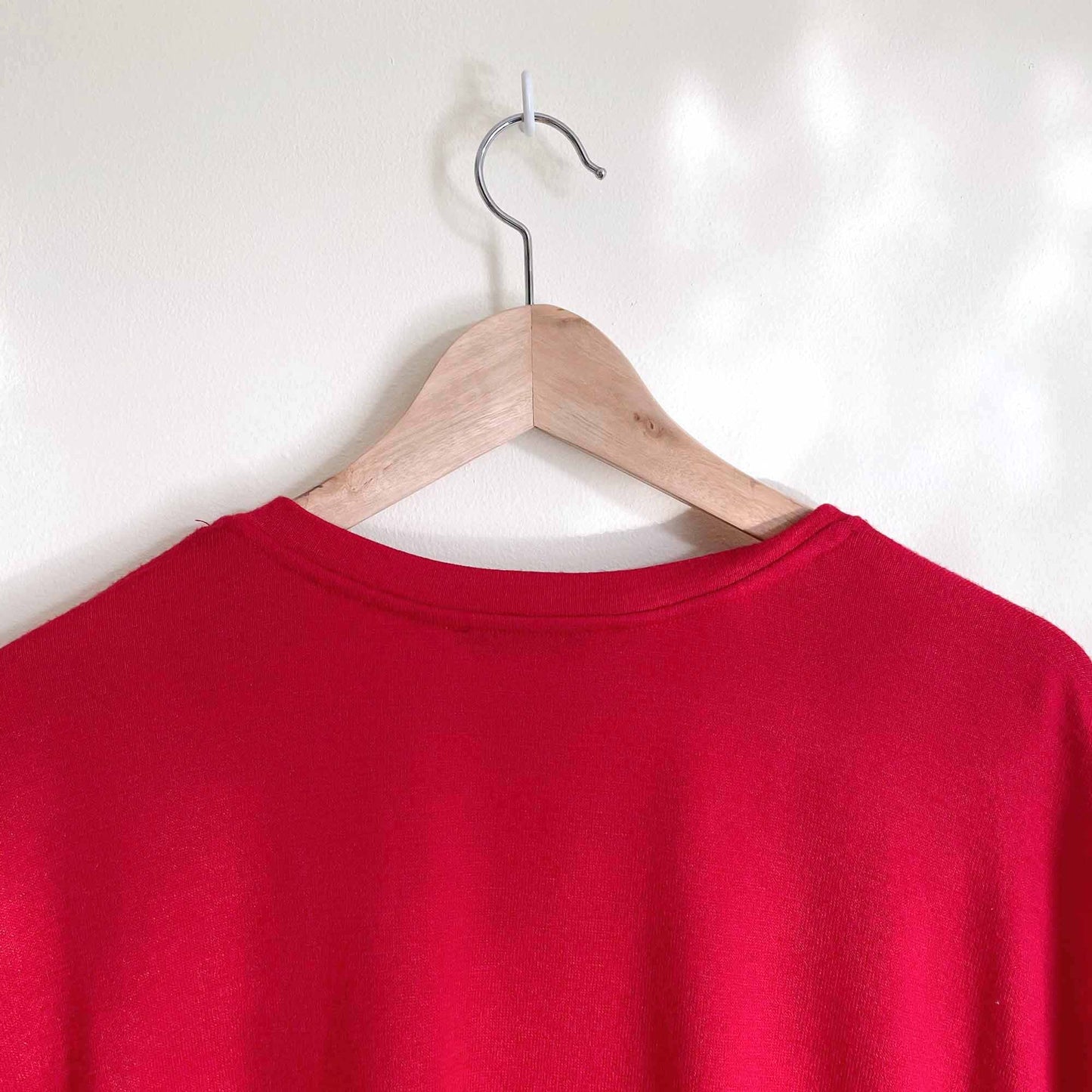 Wilfred Free Brosh v-neck tee with rolled sleeve - size Large