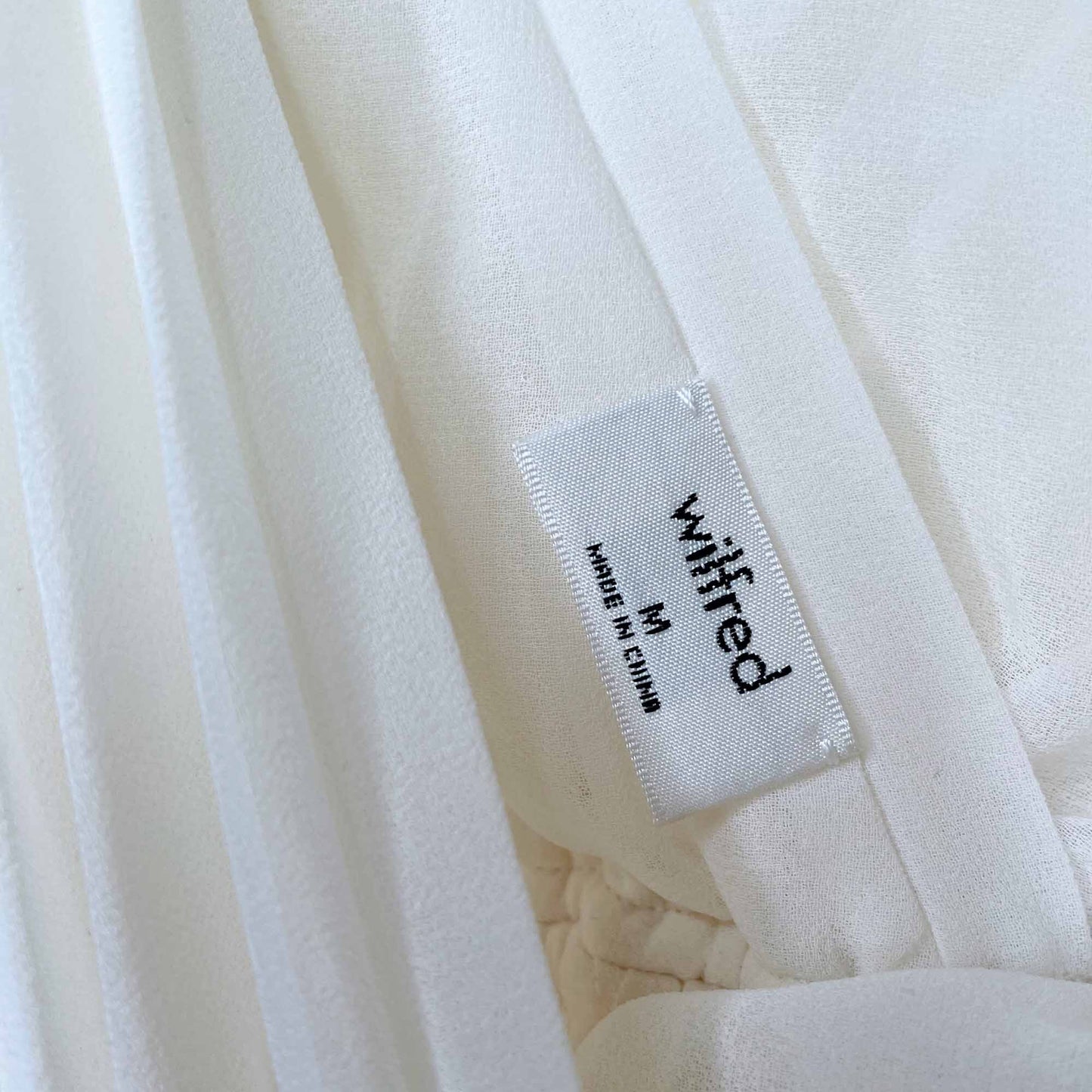 Wilfred accordion pleat wrap sleeveless blouse - size Medium