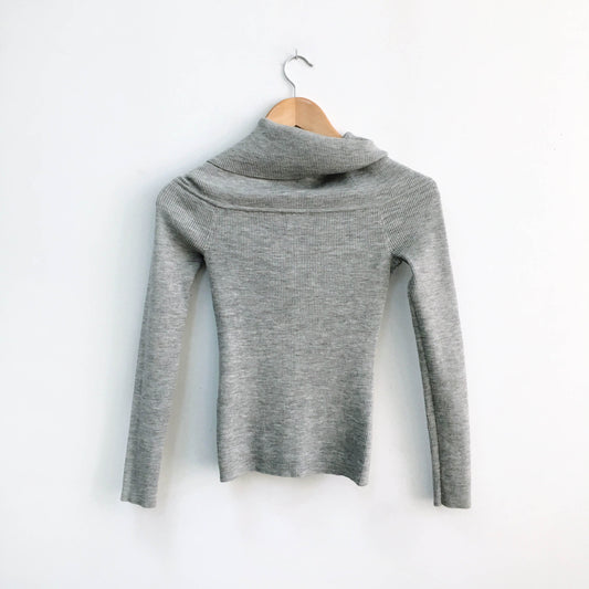 Wilfred off shoulder Croquis Sweater - size xs