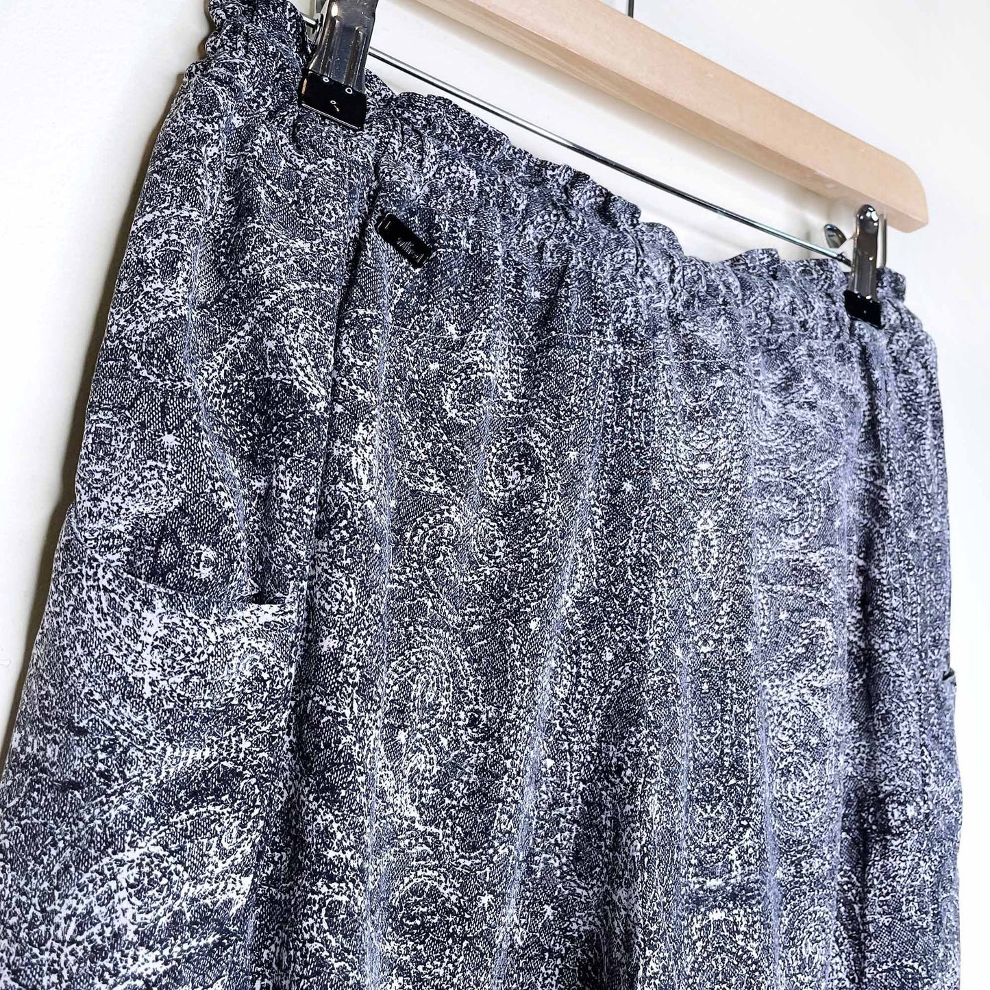 wilfred marais silk paisley jogger pants - size xxs