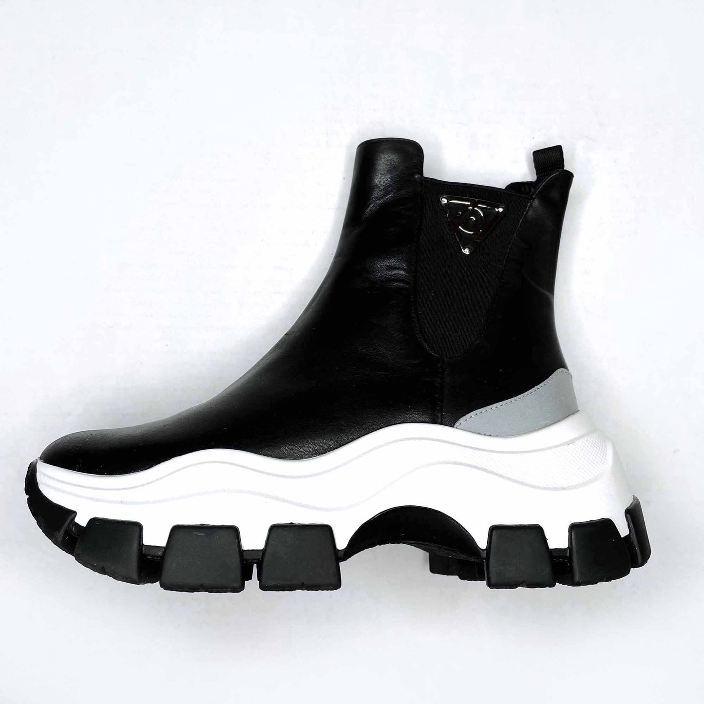 Wishbone Collection chunky sole sneaker boots - size 7.5