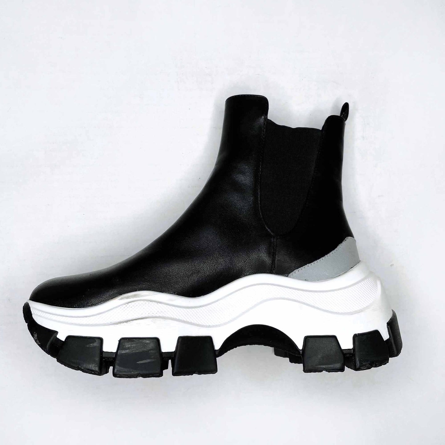 Wishbone Collection chunky sole sneaker boots - size 7.5