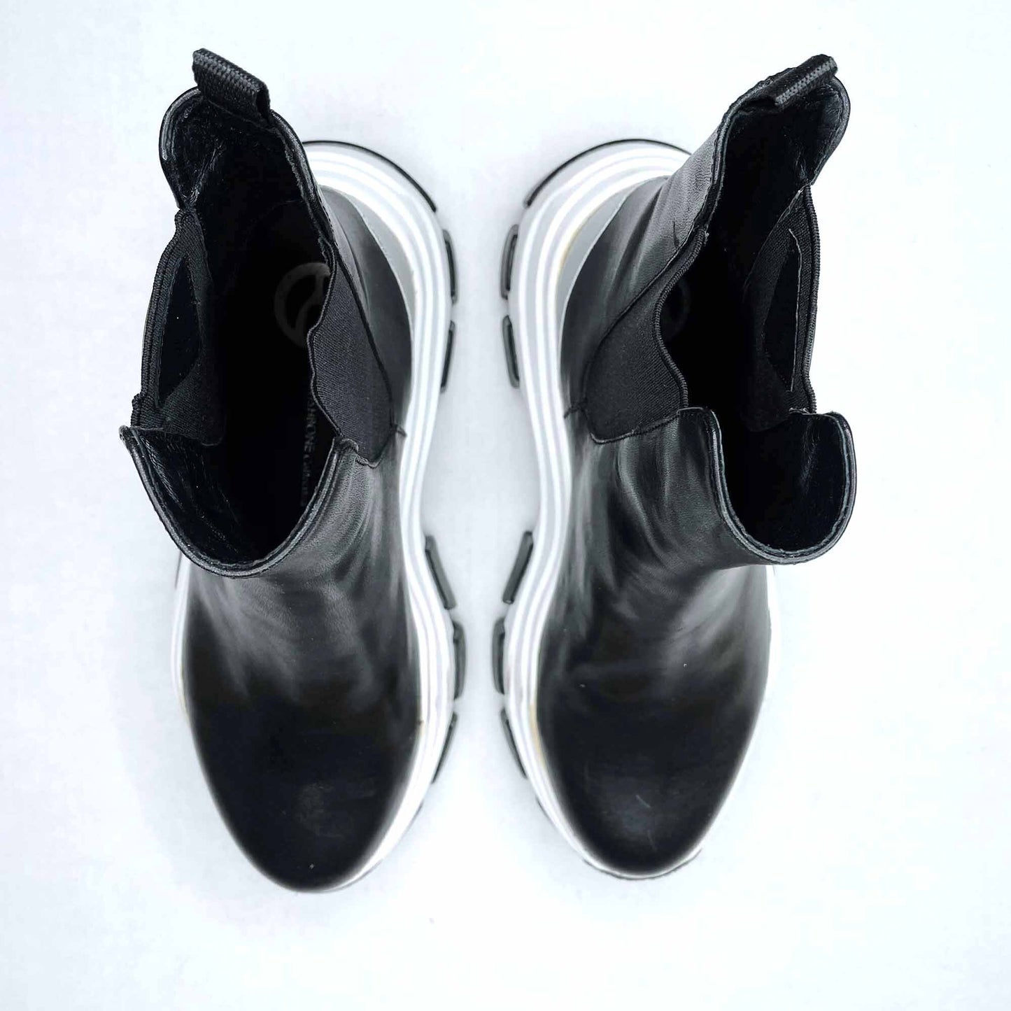 Wishbone Collection chunky sole sneaker boots - size 7.5