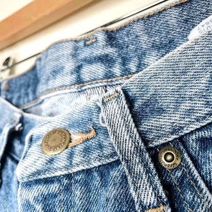 Wrangler high rise cut-off cropped mom jeans - size 30