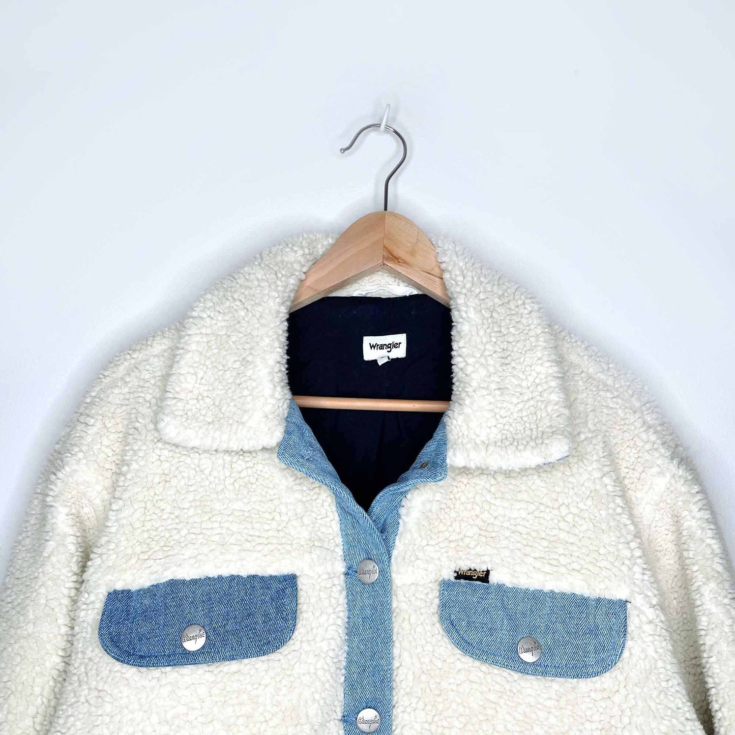 Wrangler reverse sherpa denim jacket - size Medium