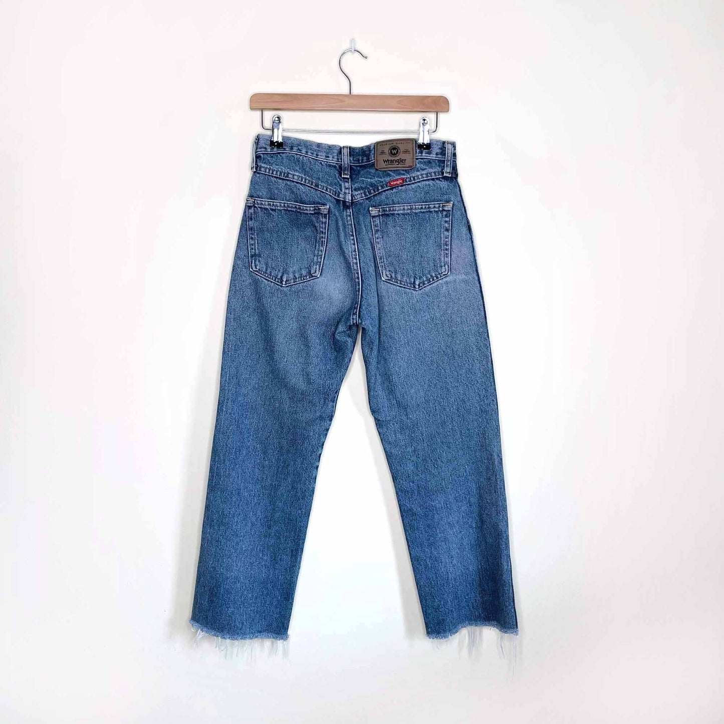 Wrangler high rise cut-off cropped mom jeans - size 30