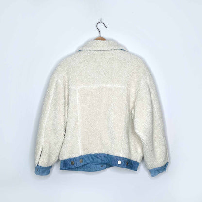 Wrangler reverse sherpa denim jacket - size Medium