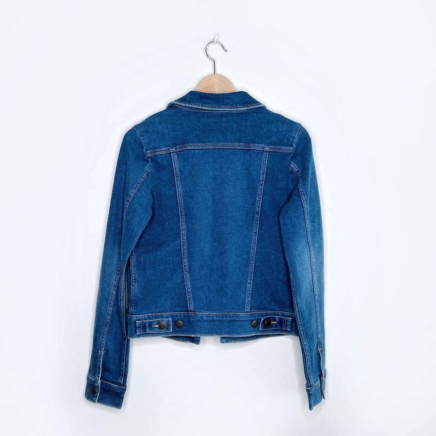 NWT Wrangler Heritage denim jacket In Throwback Blue - size xs