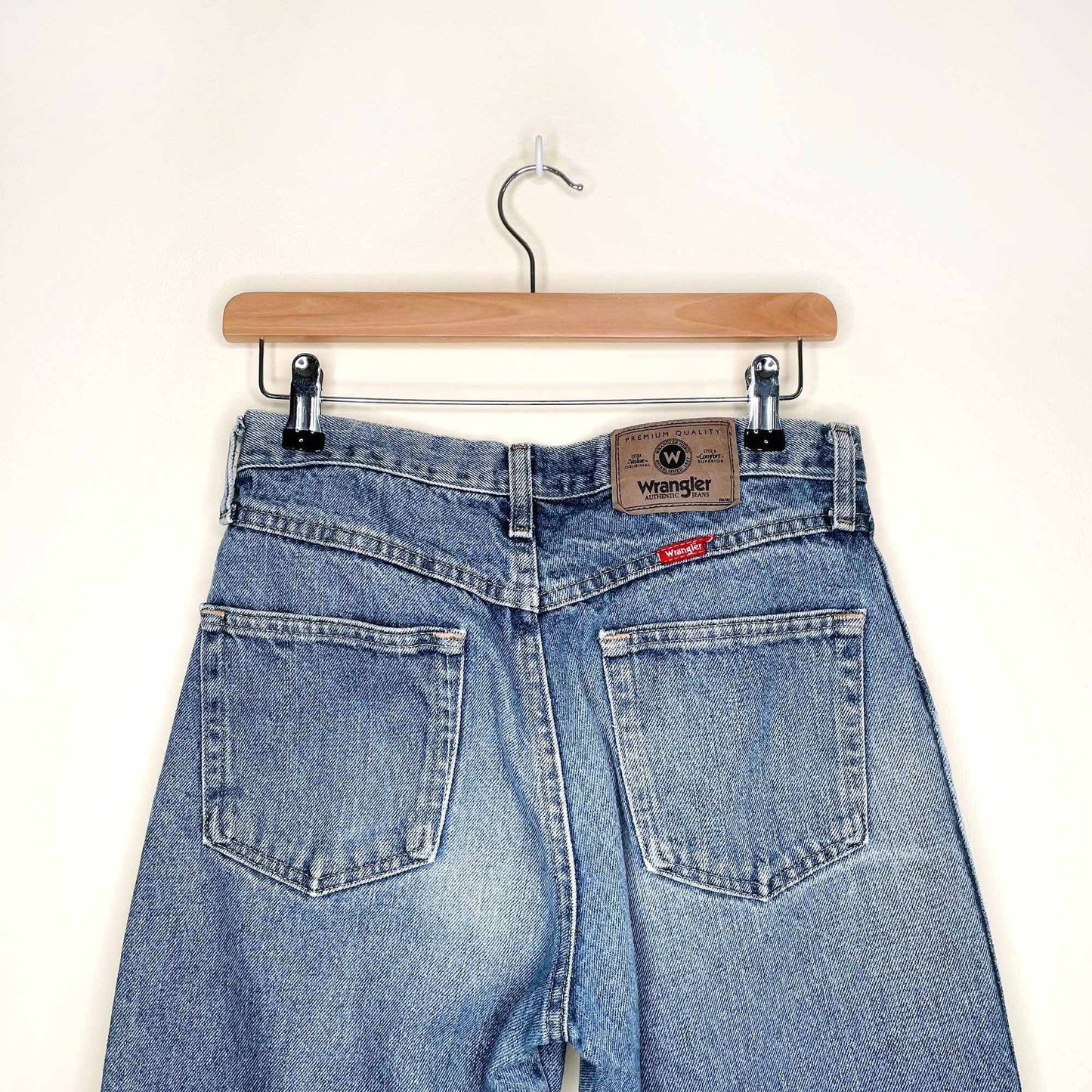 Wrangler high rise cut-off cropped mom jeans - size 30