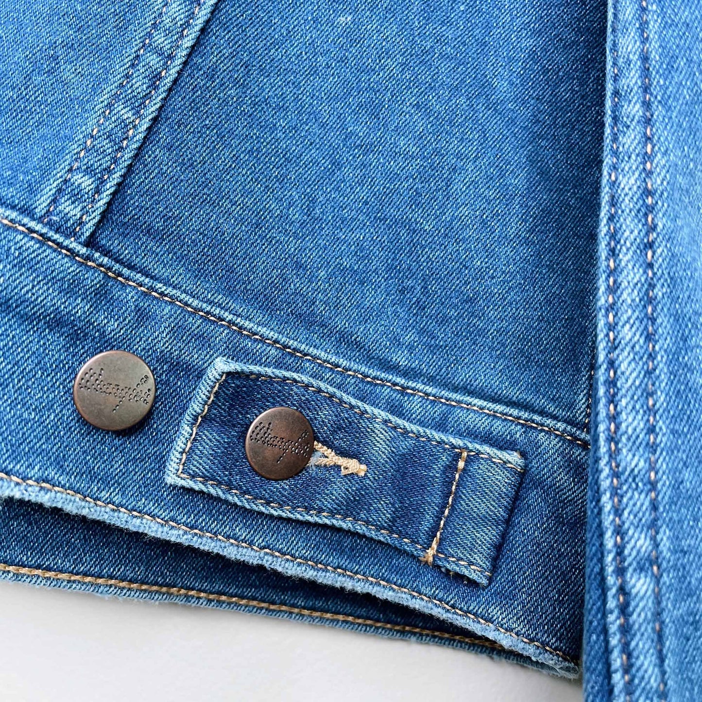 NWT Wrangler Heritage denim jacket In Throwback Blue - size xs