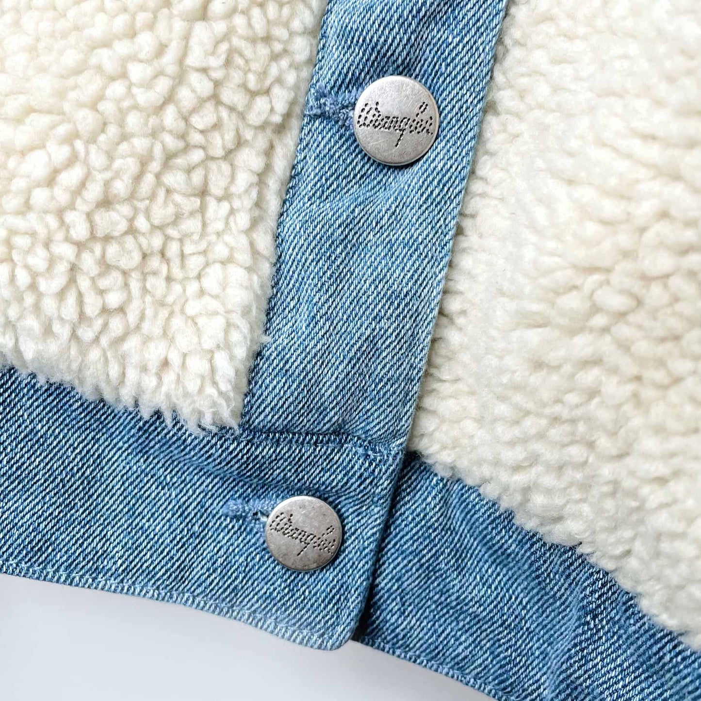 Wrangler reverse sherpa denim jacket - size Medium