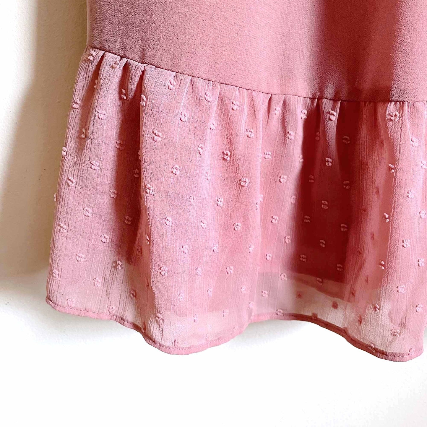 Who what wear ruffled chiffon swiss dot dress - size Small