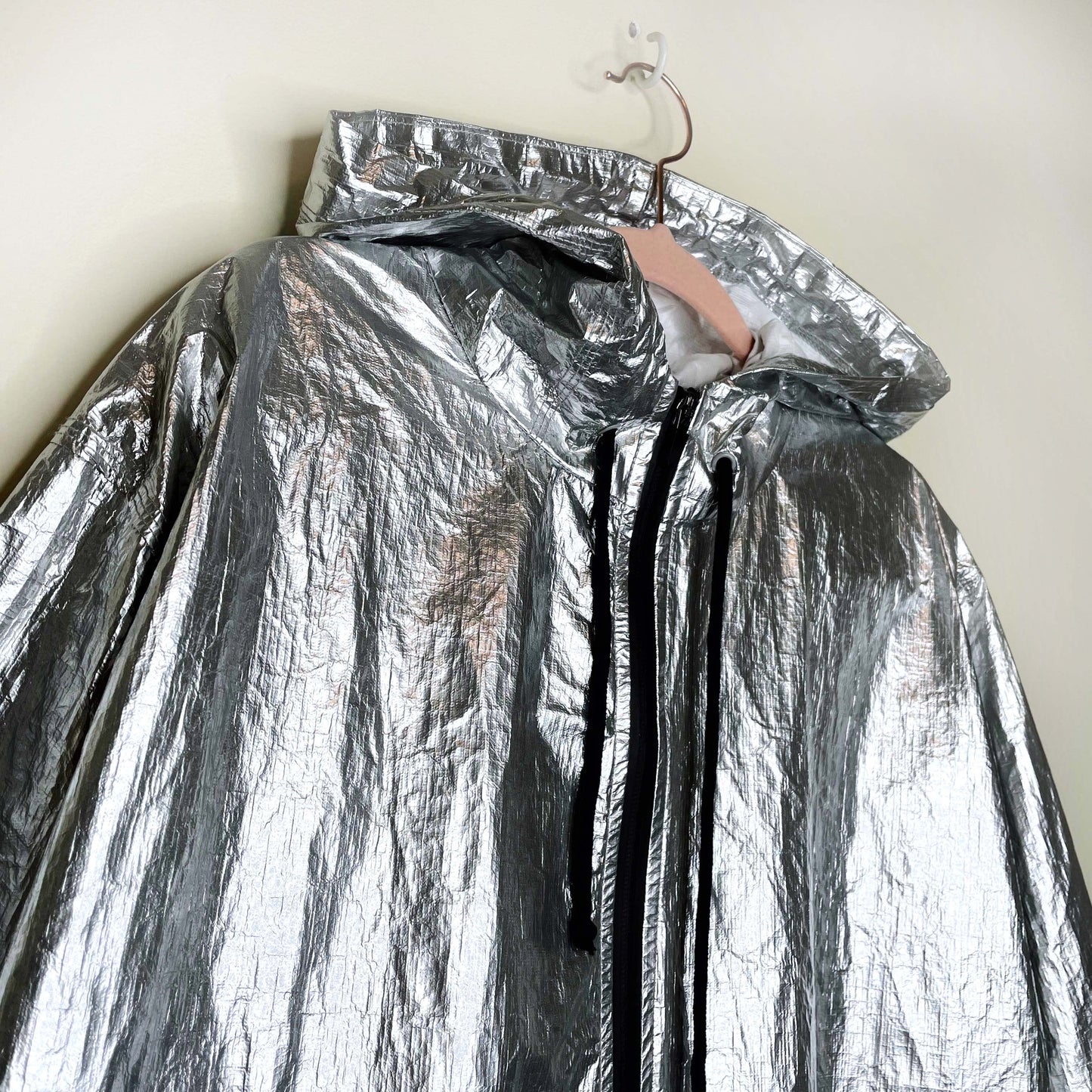 zara sport silver metallic hooded rain jacket - size medium
