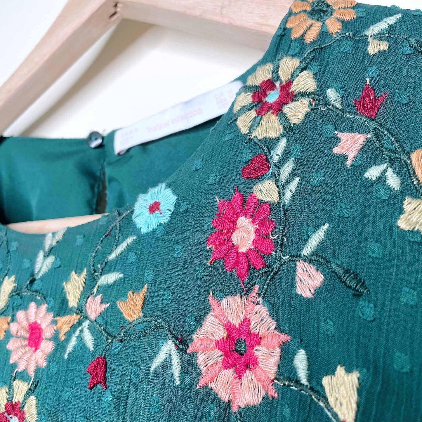 Zara green embroidered dotted chiffon dress - size Medium