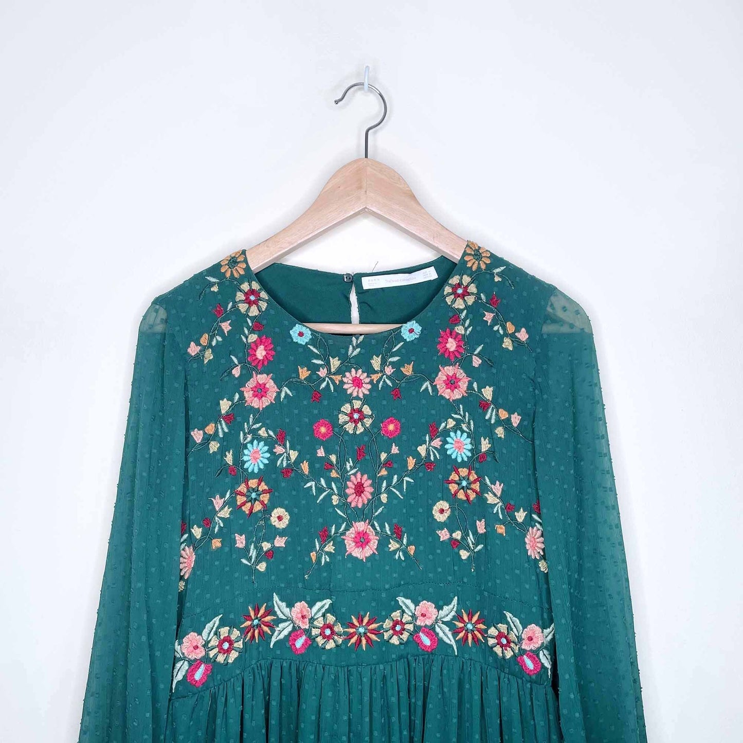 Zara green embroidered dotted chiffon dress - size Medium