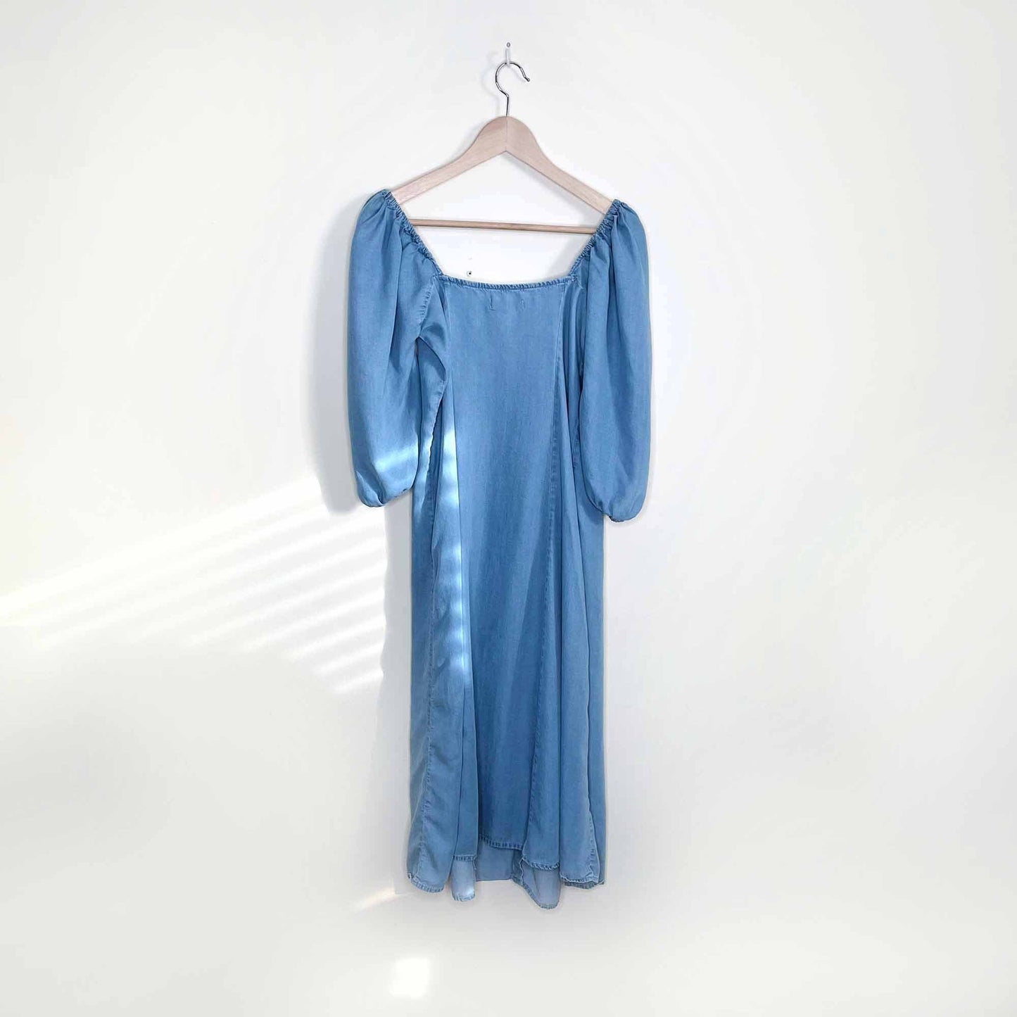 zara premium denim off shoulder button down chambray midi dress - size medium