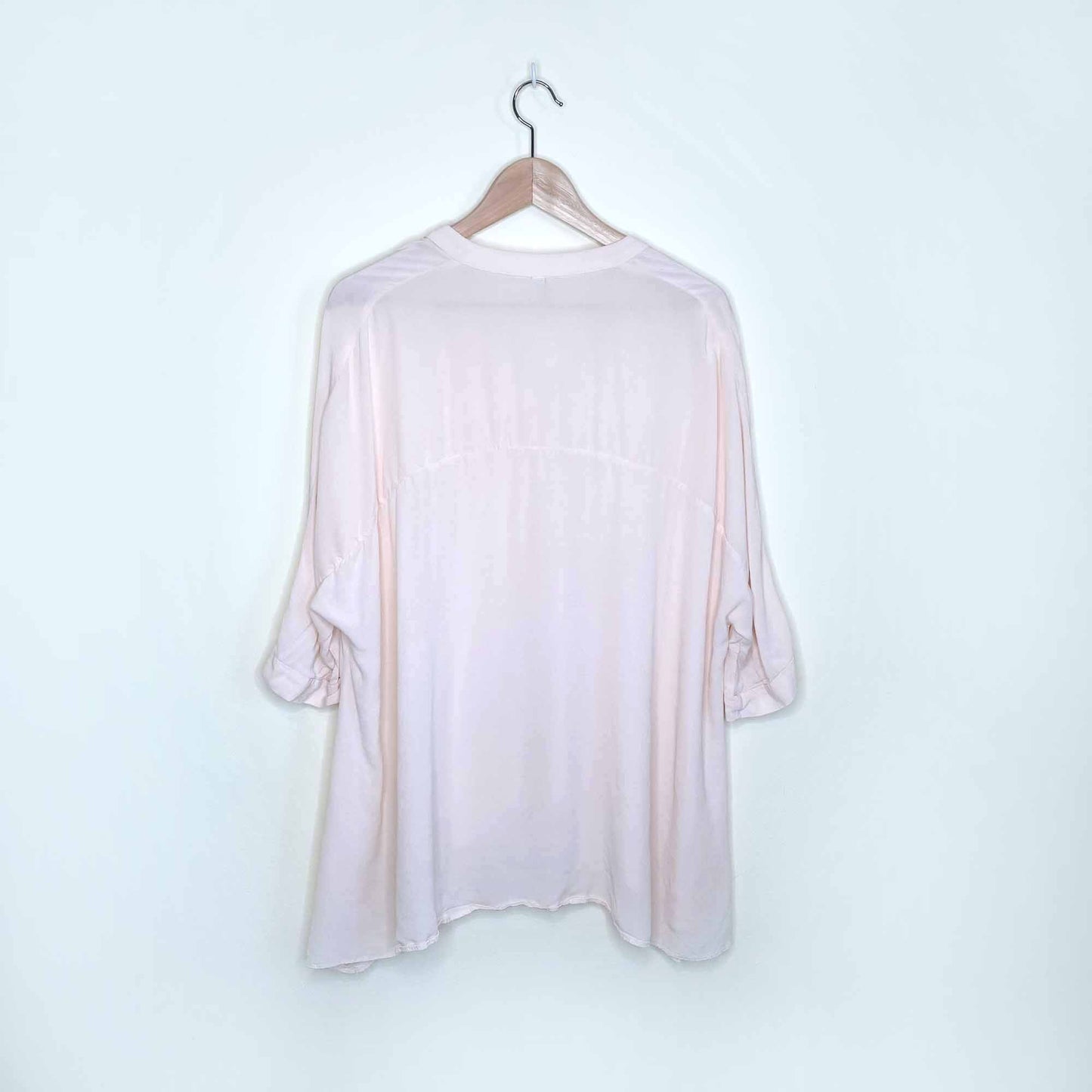 Zara oversized peach v-neck button down blouse - size Small