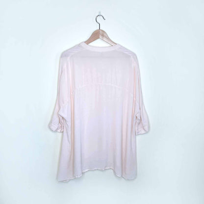 Zara oversized peach v-neck button down blouse - size Small