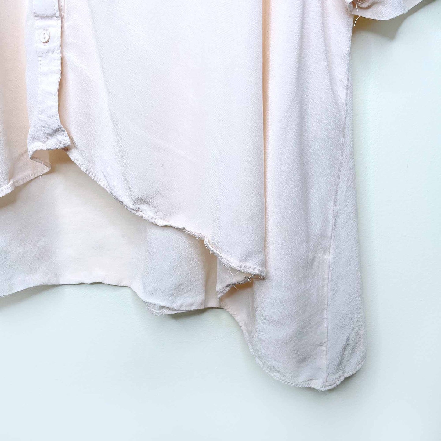 Zara oversized peach v-neck button down blouse - size Small