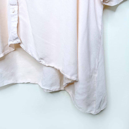 Zara oversized peach v-neck button down blouse - size Small