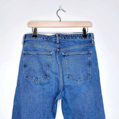 zara high rise medium wash tapered mom jeans - size 8