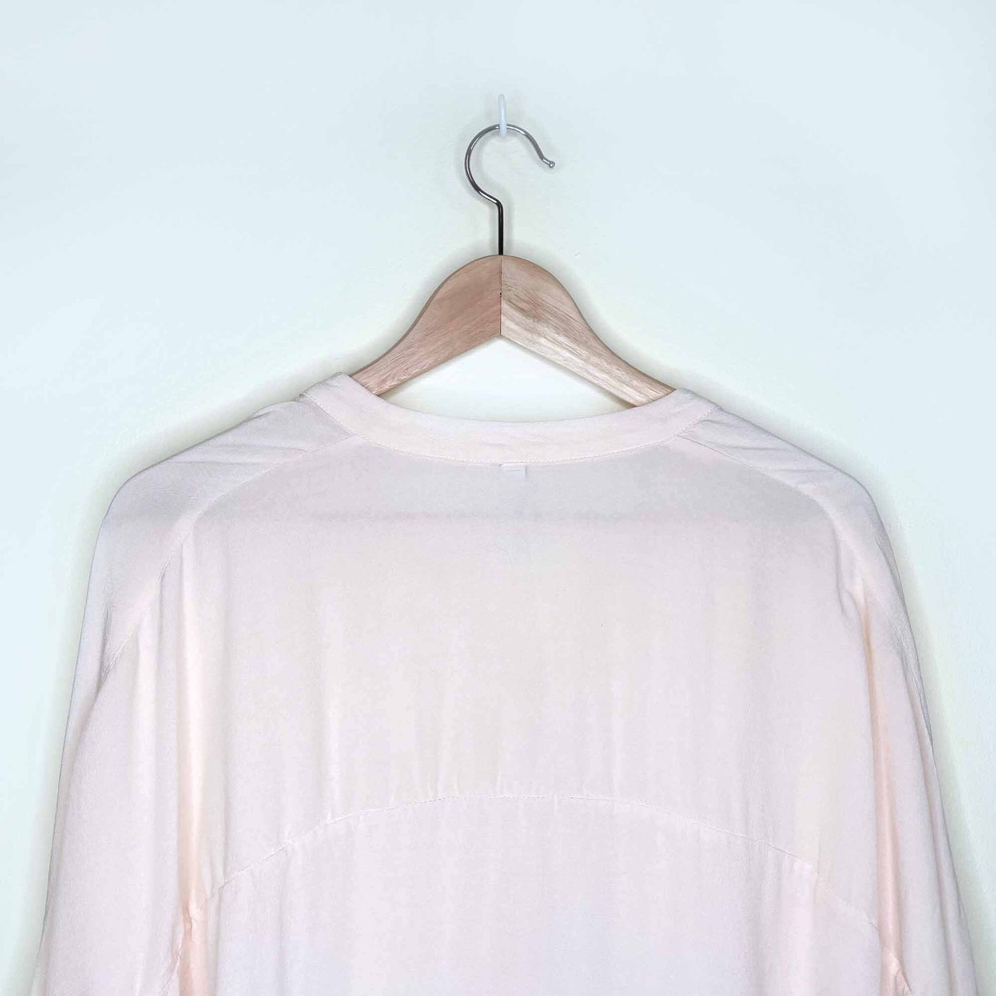 Zara oversized peach v-neck button down blouse - size Small