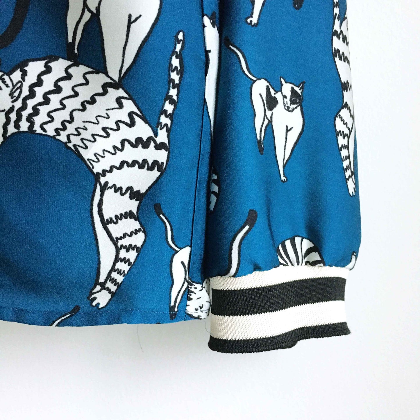 Zara printed cat blouse with knit trim - size Medium
