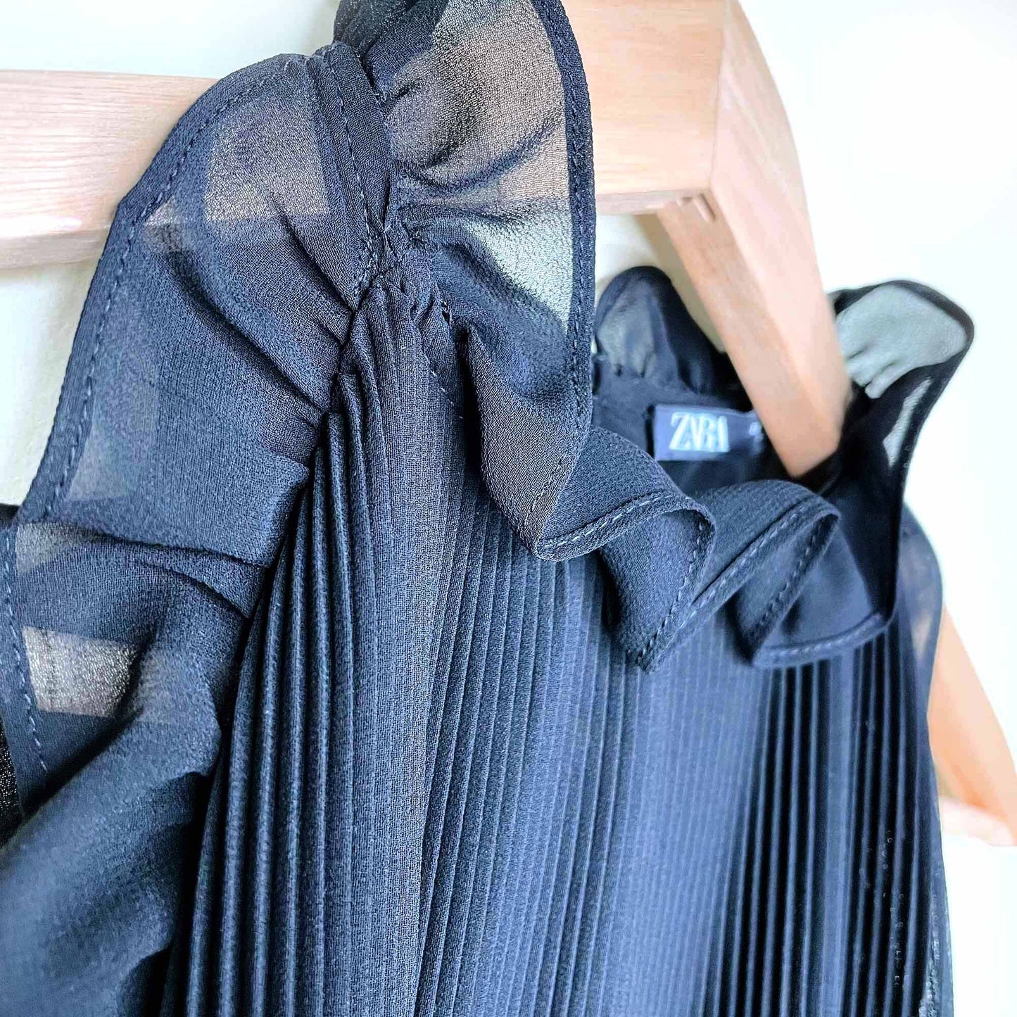 nwt zara high neck accordion blouse with ruffles - size xs