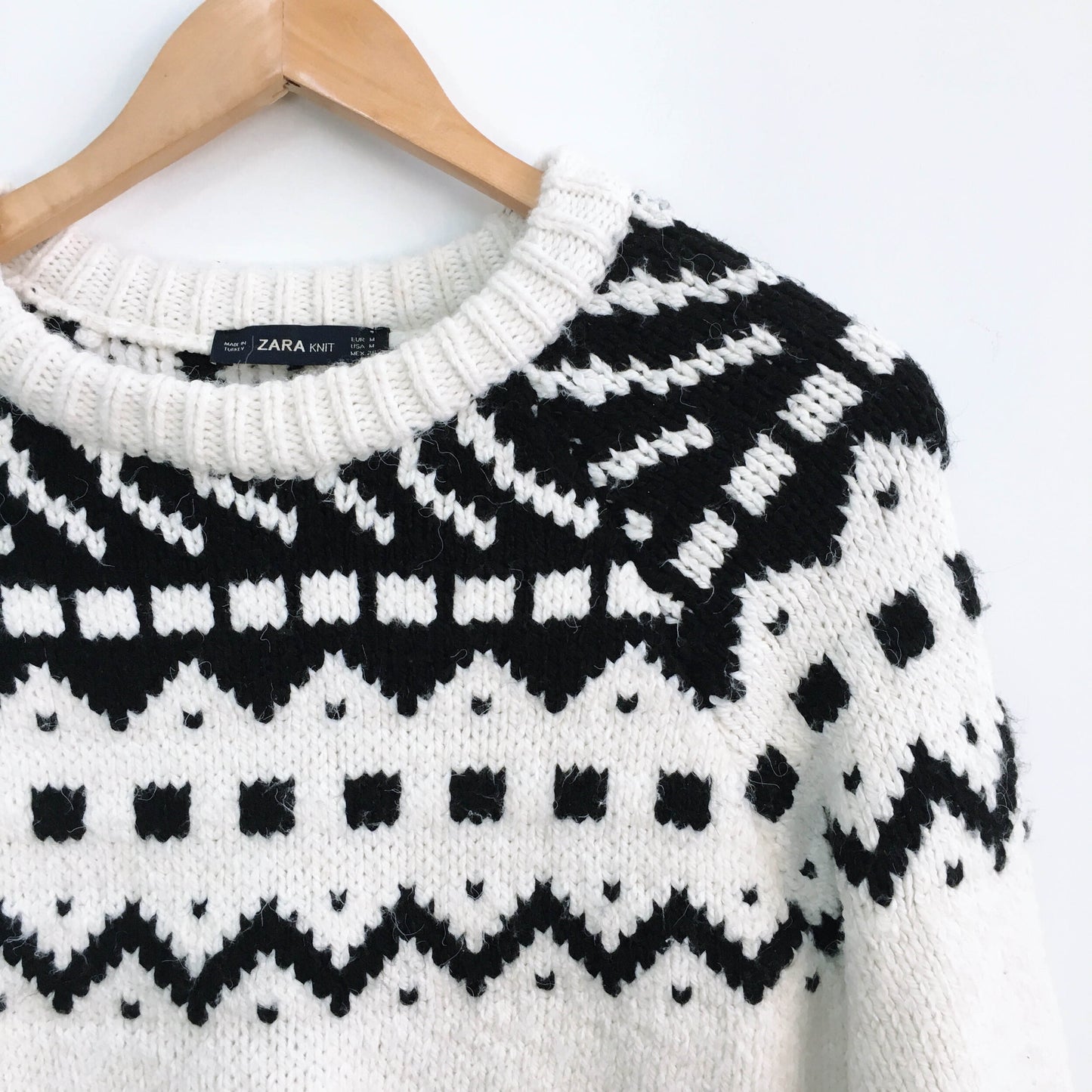 Zara chunky knit sweater - size Medium