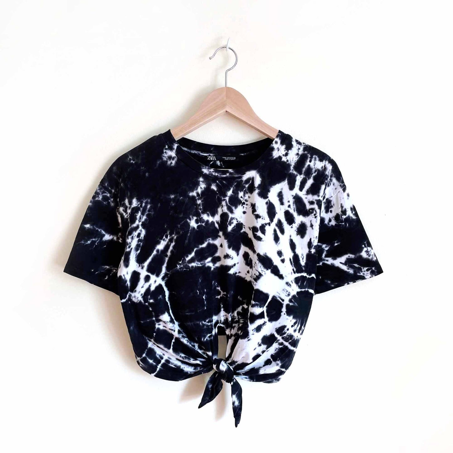 zara tie-dye cropped tie front tee - size small