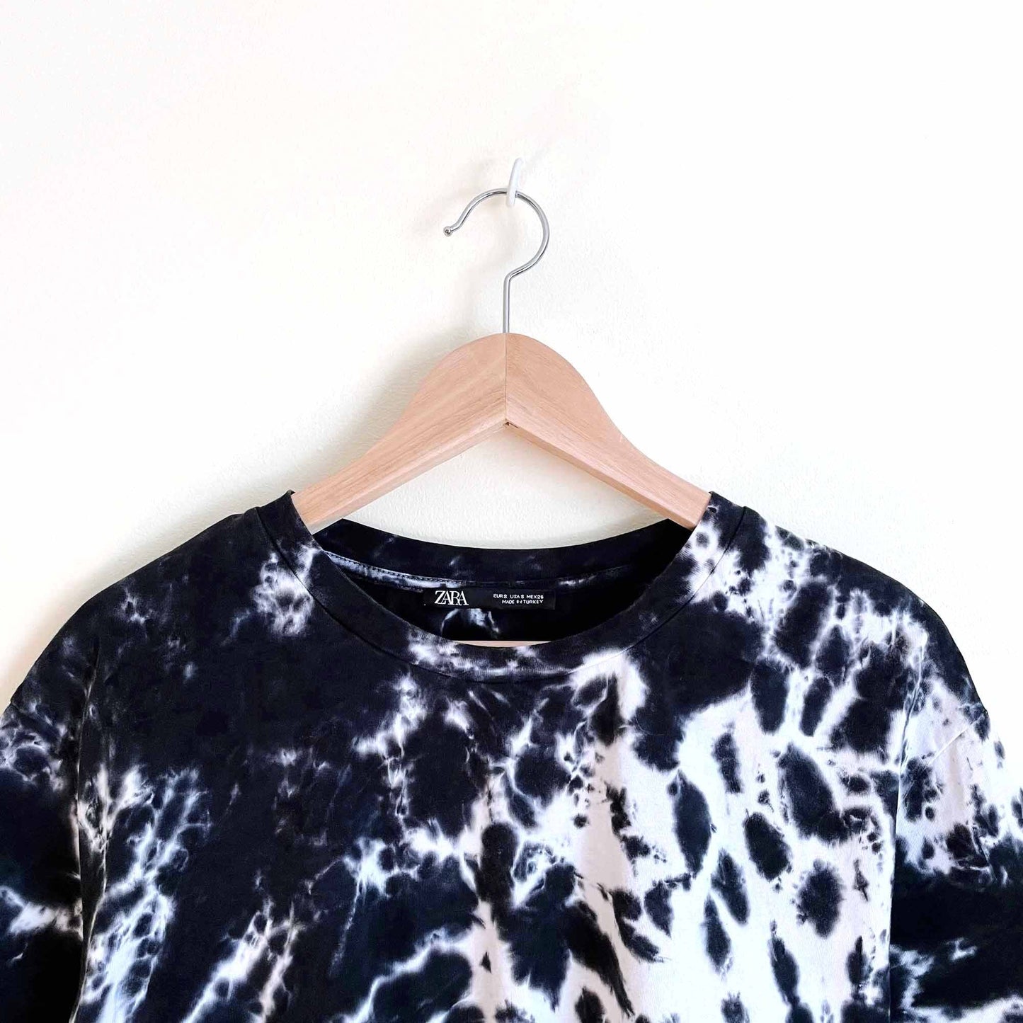 zara tie-dye cropped tie front tee - size small
