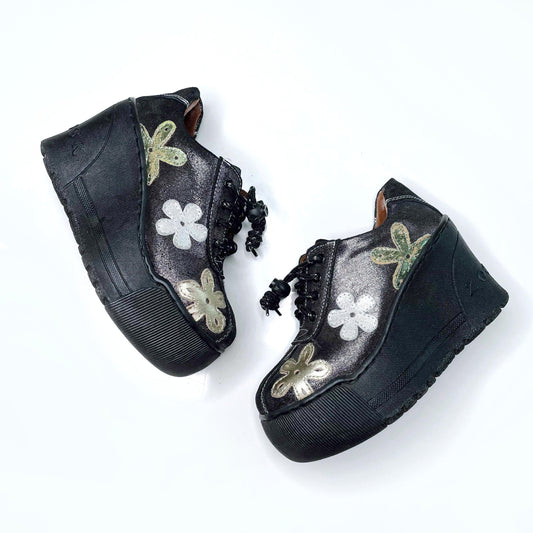 zobr italy design metallic flower platform sneaker - size 4.5