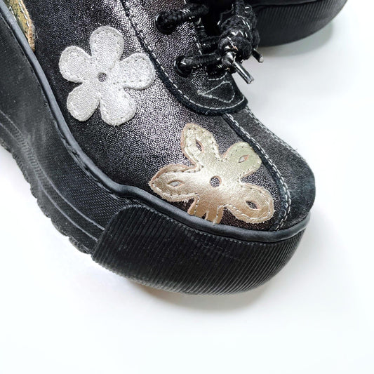zobr italy design metallic flower platform sneaker - size 4.5